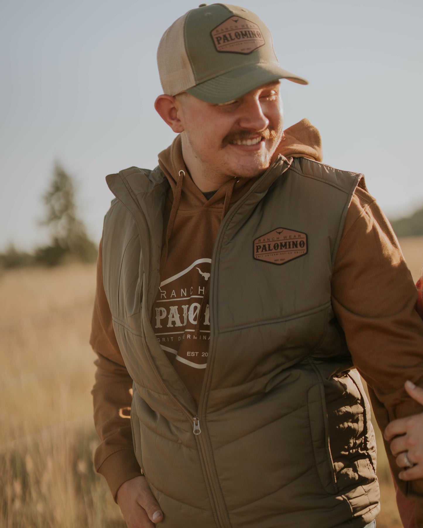 Men's Puffy Vest - Olive/Cayenne