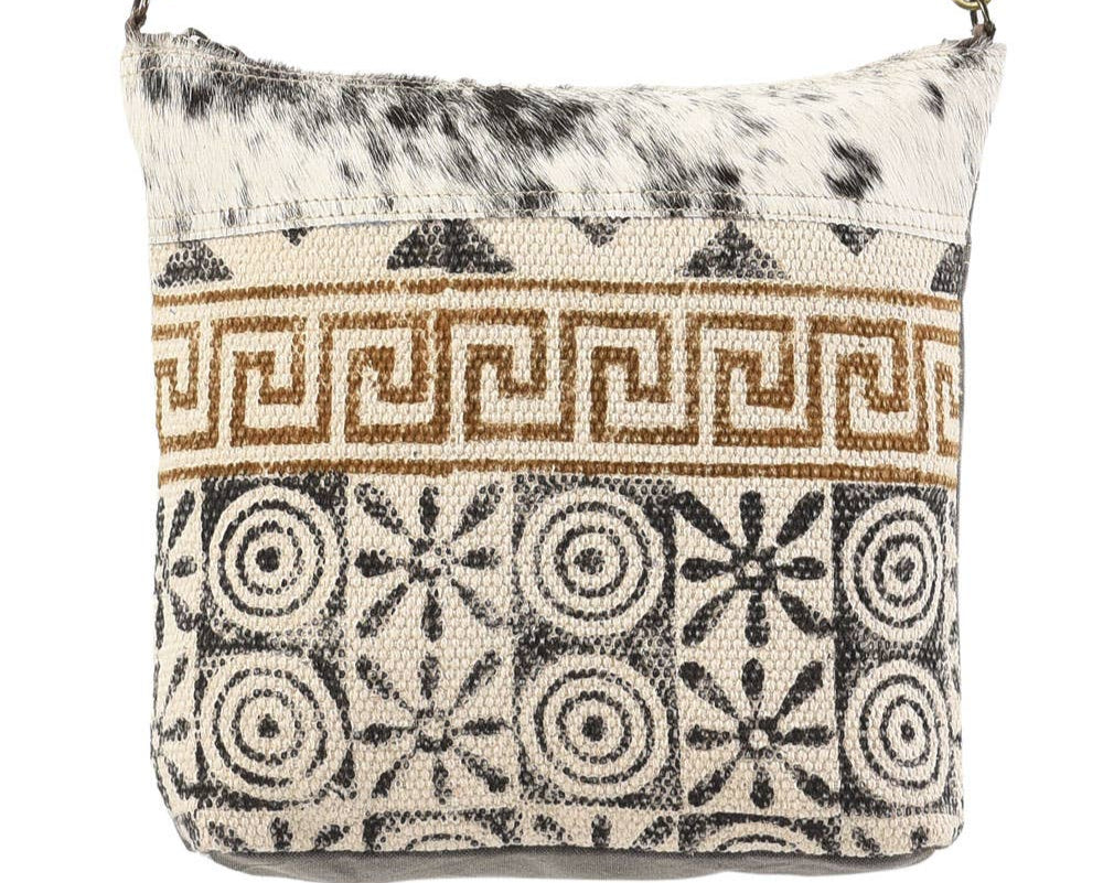 Crossbody With Pattern Rug And Fur